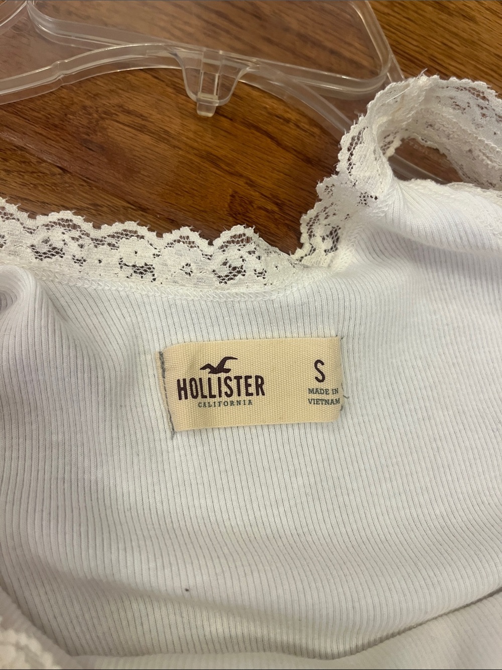 Hollister Lt Cream Ribbed Lace-Trim Bow Tank - Picture 6 of 6